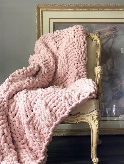 Full YouTube video Click the link below 👇 #diyideas #diyproject Chunky Hand Knit Blanket, Chunky Blanket Pattern, Chunky Hand Knit, Modern Crochet Blanket, Giant Yarn, Hand Knit Blanket, Crochet Stitches For Blankets, Waffle Stitch, Knitted Blanket