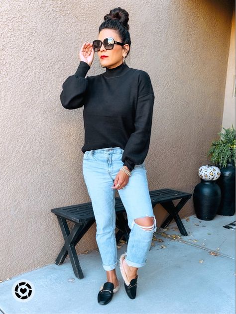 Fur Lined Mules Outfit, Jeans With Mules Outfit, Brown Mules Outfit, Fur Mules Outfit, Suede Mules Outfit, Mules With Jeans, Turtle Neck And Jeans, Mules Outfits, Mule Outfit