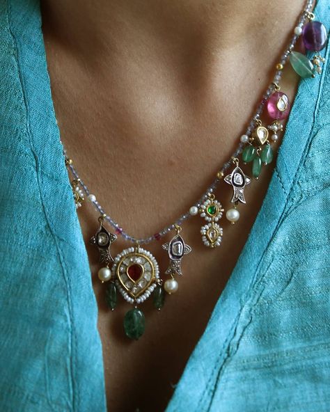 Mughal Jewelry, Vintage Indian Jewelry, Bridal Jewels, Antique Necklaces, Indian Jewellery Design Earrings, Antique Jewelry Indian, Bridal Jewelry Collection, Gold Bride Jewelry, Indian Jewelry Sets