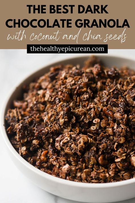 A side shot of a bowl of dark chocolate granola. Oat Granola Recipe, Dark Chocolate Granola, Coconut Granola Recipe, Chocolate Granola Recipe, Healthy Homemade Granola Recipe, Chocolate Granola Bars, Easy Granola Recipe, Healthy Make Ahead Breakfast, Healthy Dark Chocolate