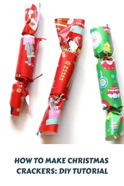 Learn how to make Christmas crackers at home so you can add a little extra DIY to your festive celebrations this year! Homemade Christmas crackers give a personal touch to any festive table. Plus the prizes inside can be so much better than store-bought Christmas bon bons too! Christmas Poppers Diy, Make Christmas Crackers, Christmas Bon Bons, Christmas Popper, Homemade Christmas Crackers, Santa Gift Tags Printable, Diy Christmas Crackers, Christmas Party Planning, Santa Gift Tags