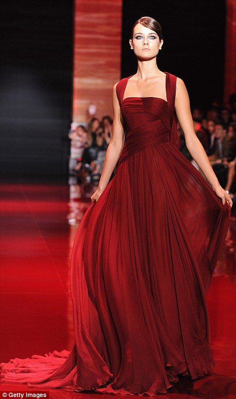 Ladies in red: Saab loves a rich crimson and used it to make a number of gowns, including this elegant sequinned frock (left) and a draped number (right) Elie Saab Couture, Couture Mode, فستان سهرة, Beauty Dress, Haute Couture Fashion, Beauty And Fashion, Gorgeous Gowns, Elie Saab, Beautiful Gowns