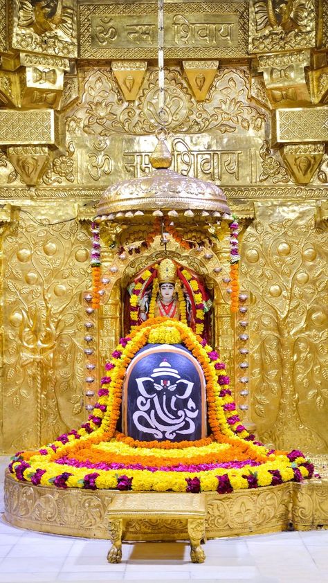 Somnath Shivling, Sai Baba Hd Wallpaper, Ganesha Tattoo, Simple Birthday Decorations, Om Namah Shivay, Hindu Statues, Hanuman Photos, Lord Shiva Family, Lord Shiva Hd Wallpaper