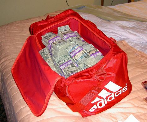 Red Adidas bag w/ bandz $$$ Bag Full Of Money, Mo Money, Cab Driver, Money Stacks, Money Pictures, Money On My Mind, Money Magnet, Money Goals, Money Aesthetic