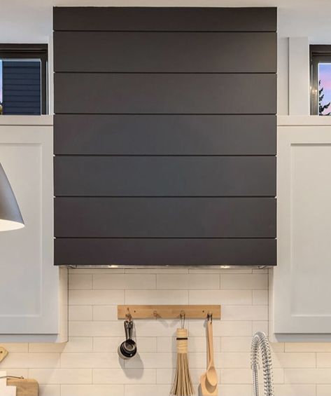 Black Range Hood Cover, Black Shiplap Range Hood, Black Range Hood Ideas, Kitchen Black Hood, Shiplap Range Hood Cover, Black Oven Hood, Modern Vent Hood Ideas, Black Hood Fan, Black Shiplap Kitchen