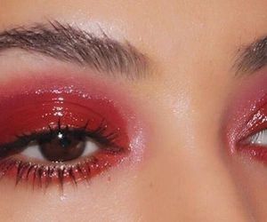 Photo Red Eyeshadow Makeup, Editorial Make-up, Dag Make Up, Elegantes Makeup, Red Eye Makeup, Mekap Mata, Glossy Eyes, Flot Makeup, Red Eyeshadow