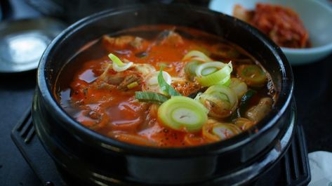 Hangover Soup, Korean Food Kimchi, Grilled Cheese With Tomato, Korean Bbq Chicken, Spicy Stew, South Korean Food, Meals To Cook, Korean Side Dishes, Nigerian Recipes