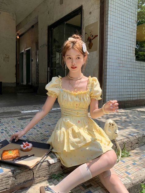 Cottagecore Outfit, Korean Bbq, Bubble Sleeve, Korean Hairstyle, Korean Street Fashion, Korean Skincare, Korean Makeup, Dot Dress, Polka Dot Dress