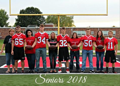 Football Pictures Football Senior Group Pictures, Senior Football Pictures, Football Photo Ideas, Team Mom Football, Football Players Pictures, Formal Poses, Football Senior Pictures, Football Moms, Senior Football