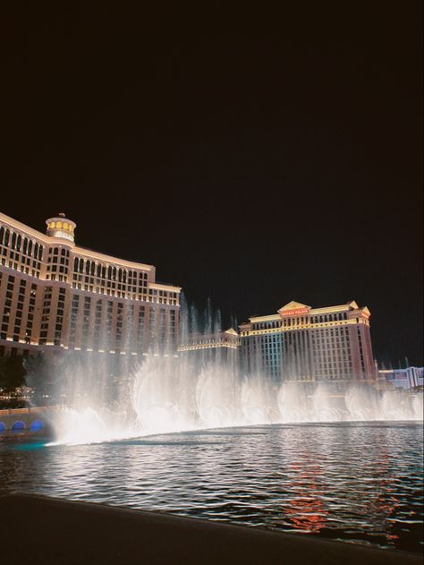 The bellagio water fountain show during the night time. Las Vegas Bellagio, Vegas Bellagio, Devney Perry, Bellagio Las Vegas, Book Aesthetics, City Girl, Girls Dream, Good Old, Washington Dc