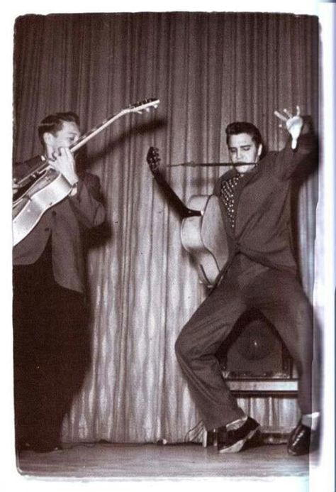 Elvis Dancing, Dancing On Stage, Elvis Wallpaper, Scotty Moore, Sway Back, Elvis Presley Images, Sun Records, Young Elvis, Elvis Presley Pictures