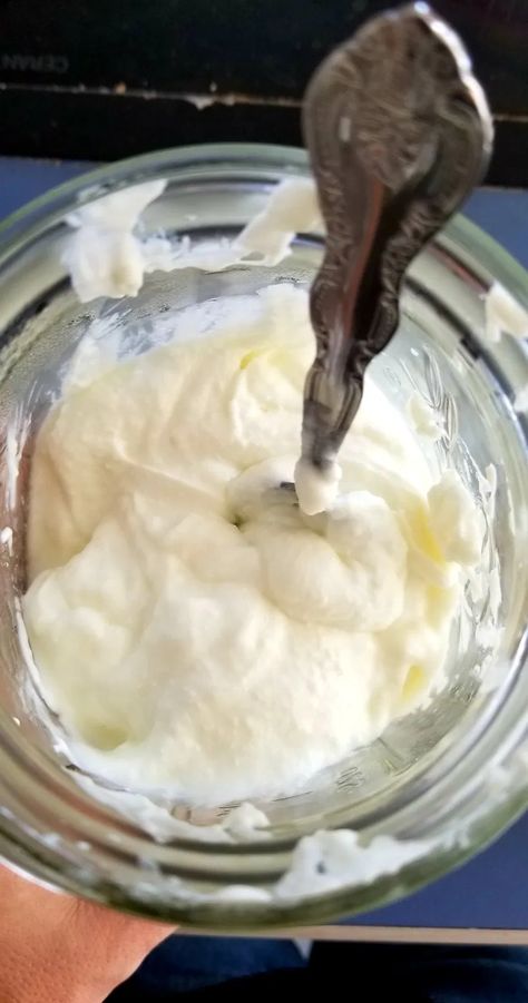 Kiefer Yogurt, Kefir Yogurt Recipes, Fermenting Recipes, Kefir Cheese, Milk Kefir Recipes, Kefir Water, Yogurt Starter, Yogurt Substitute, Milk Kefir Grains