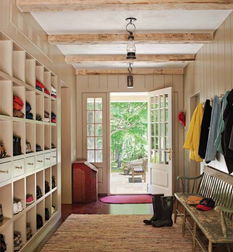 Charming antique farmhouse gets refreshing update in rural Connecticut House Mudroom, Built In Cubbies, Small Mudroom, Mudroom Remodel, Farmhouse Mudroom, Farmhouse Entry, Mudroom Storage Bench, Mudroom Ideas, Clean Clothes