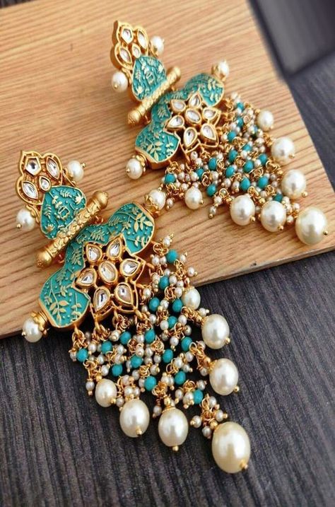 Indian Jewelry Earrings, Antique Jewellery Designs, Temple Jewelry, Jewelry Set Design, Fancy Jewellery Designs, Antique Engagement Ring, Indian Jewellery Design Earrings, Antique Jewelry Indian, Indian Jewelry Sets