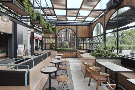 Cafe Interior Design Concept, Coffee Paris, Rooftop Restaurant Design, Restaurant Exterior Design, Coffee Shop Interior Design, Pub Design, Rooftop Design, Cafe Terrace, Luxury Bar