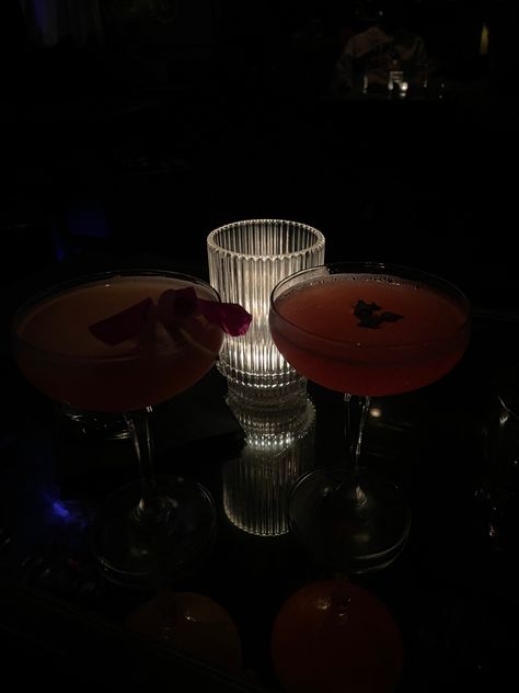 #nyc #nightlife Nyc Birthday, Bday Vibes, Nightlife Aesthetic, Nyc Nightlife, Bday Pics, Birthday Vibes, 28th Birthday, Lux Cars, Dirty Martini