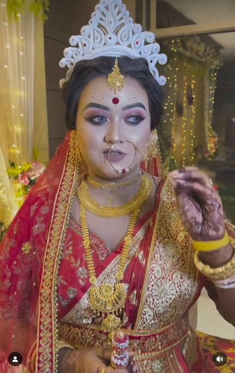 Bengali Bride Look, Makup Looks, Wedding Makeover, Doctor Quotes, Bengali Bridal Makeup, Bridal Songs, Indian Wedding Bride, Indian Bridal Photos, Rani Haar