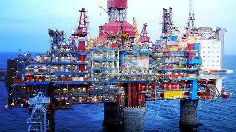 Gas Work, Oil Rig Jobs, Water Well Drilling Rigs, Water Well Drilling, Oil Platform, Oil Field, Oil Drilling, Marine Engineering, Well Drilling