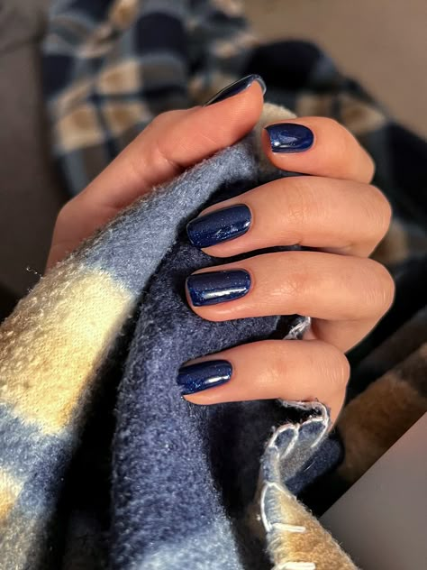 Blue Shorts Nails, Glitter Navy Blue Nails, Navy Blue Glitter Nails, Navy Glitter Nails, Dark Blue Sparkly Nails, Navy Chrome Nails, Dark Blue Chrome Nails, Fall Nail Inspo Short, Sparkly Blue Nails