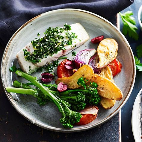 A healthier WW recipe for Baked barramundi with gremolata ready in just 45. Get the Points value plus browse 5,000 other delicious recipes today! Baked Barramundi, Ww Food, Ww Recipe, Lemon Rind, Ww Recipes, Fish Recipes, Seafood Recipes, Tray Bakes, Delicious Recipes