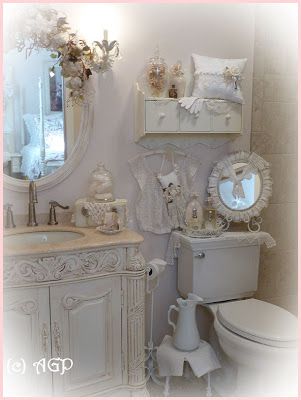 Shabby Chic Bathroom Accessories, Baños Shabby Chic, Chic Bathroom Decor, Chic Bathroom, Estilo Shabby Chic, Shabby Chic Room, Shabby Chic Living, Bathroom Decorating Ideas, Shabby Chic Living Room