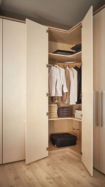 Corner Wardrobe Closet, Ideas Armario, Corner Closet, Bedroom Built In Wardrobe, Corner Wardrobe, Desain Pantry, Bedroom Cupboards, Closet Design Layout, Closet Renovation