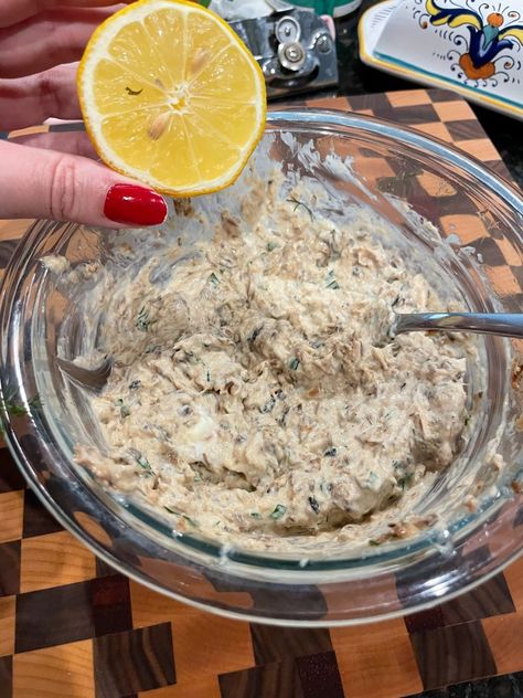 Smoked Herring Dip Smoked Herring Dip, Smoked Herring Recipe, Kippered Herring, Herring Salad, Smoked Herring, Seafood Sign, Herring Recipes, Spread Recipes, Fresh Dill