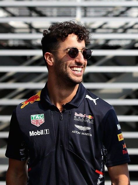 Ricciardo F1, Aryton Senna, Honey Badger, That Smile, Racing Drivers, Daniel Ricciardo, Formula 1 Car, F1 Racing, F1 Drivers