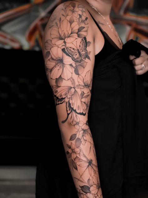 Romantic Sleeve Tattoo, Floral Bicep Tattoo, Whole Arm Tattoo, Wildflower Sleeve, Fine Line Floral Tattoo Sleeve, Butterfly Sleeve Tattoo, Flower Sleeves, Tattoo Fe, Floral Arm Tattoo