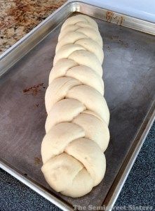 Challah Shapes, Rosh Hashana Recipes, Biblical Feasts, Jewish Foods, Coconut Cream Pie Recipes, Egg Bread, Jewish Cuisine, Jewish Food, Braided Bread