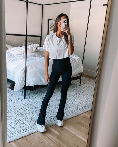 click the link to shop this cute athleisure look from lululemon! flares are right on trend & aligns are so comfy! #fashion #ootd #womensclothing #fitness #fitnessmotivation #workout Lululemon Mini Flare, Lululemon Flares, Flare Outfit, Lululemon Outfits, Body Suit Outfits, Lululemon Align, Comfy Fashion, Crop Tee, Pants Outfit