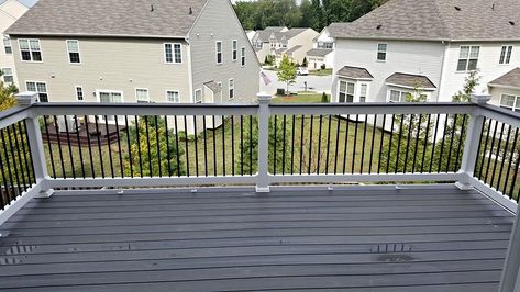 Gray Birch Deck with White Railings and Black Balusters Backyard Improvements, Grey Deck, Black Railing, Front Porch Railings, White Deck, Patio Pictures, Deck Makeover, Deck Decor, Deck Pictures