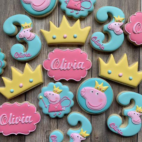 Peppa Pig Royal Icing Cookies, Peppa Pig Birthday Cookies, Peppa Pig Sugar Cookies, Peppa Pig Cookies Birthday Parties, Peppa Pig Cookies Decorated, 3rd Birthday Cookies, Peppa Pig 3rd Birthday, Peppa Pig Cookies, Peppa Pig Birthday Decorations