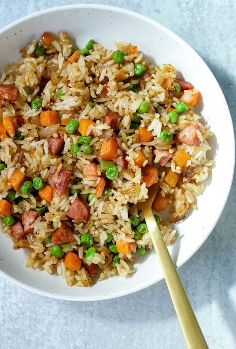 Fried Rice Without Egg, Fried Rice For One, Chinese Rice Recipe, Quick Stir Fry Recipes, Easy Fried Rice, Making Fried Rice, Leftover Rice, Quick Meal, Cooked Veggies