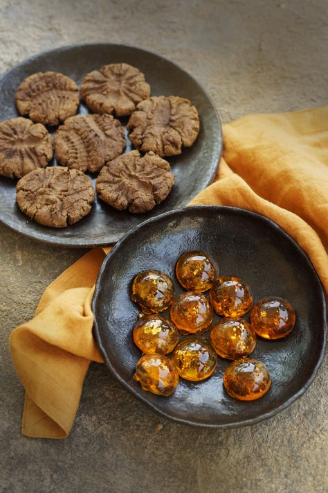 Amber Candy and Fossil Cookies: The Evolutionary Dance of Entomophagy Fossil Cookies, Mint Cheesecake, Buckwheat Cake, Coconut Frosting, Log Cake, Dipped Cookies, Chocolate Zucchini, Savoury Cake, Chocolate Truffles