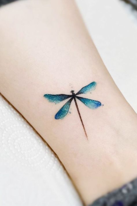 Tiny Dragon Fly Tattoo, Damselfly Tattoo, Small Color Tattoo, Dragonfly Tattoo Ideas Unique, Watercolor Dragonfly Tattoo, Dragonfly Tattoo Ideas, Dragonfly Tattoos, Small Dragonfly Tattoo, Otherworldly Beauty