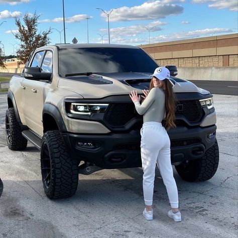 Ford Ranger Modified, Luxury Cars Range Rover, Silverado Truck, New Luxury Cars, Luxury Car Brands, Pretty Bike, Fitness Wear Outfits, Overland Vehicles, Classy Cars