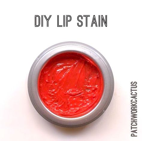 I love lip stain, it makes me smile. It makes me sad how expensive it is though so I thought I would create my own DIY lip stain recipe. Diy Lip Stain, Lip Stain Diy, Chemical Free Makeup, Red Lip Stain, Coconut Oil Beauty, Make Up Tutorials, Diy Lips, Diy Spa, Red Food Coloring