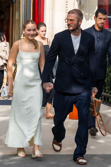 David Beckham Style Outfits, The Beckham Family, Jennifer Lawrence Style, David Beckham Style, Posh And Becks, Harper Beckham, Victoria And David, D Angelo, Lord God