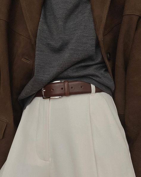 Annemiek Kessels (@modedamour) • Instagram photos and videos Small Belt Outfit, Camel Blazer Outfits Women, Mode Inspiration, Office Outfits, Winter Style, Dark Academia, Daily Fashion, Old Money, Work Outfit