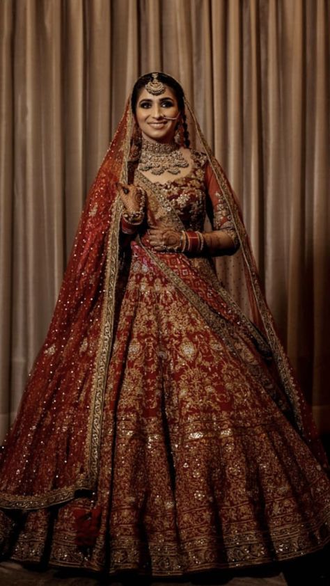 Braid Poses, Bridal Lengha Red, Beautiful Lehangas, Bride Lengha, Rajput Wedding, Sabyasachi Lehenga Bridal, Designer Bridal Lehenga Choli, Pengantin India, Red Bridal Dress