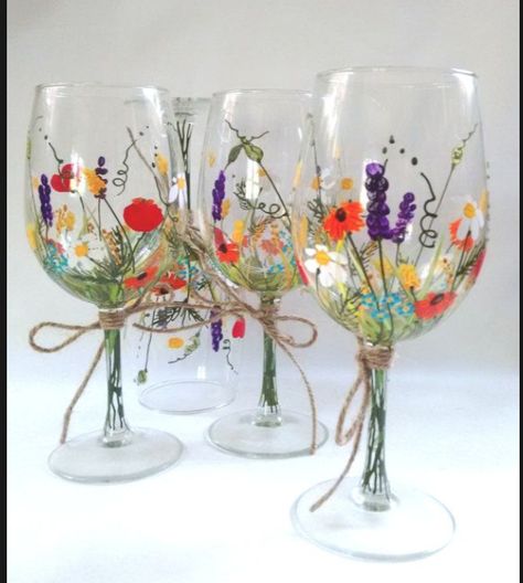 Painted Wine Glasses Ideas, Wine Glass Painting Ideas, Paint Wine Glasses, Hand Painted Wine Glasses Diy, Wine Glass Painting, Diy Wine Glasses Painted, Spring Wine, Wine Glass Designs, Diy Wine Glasses