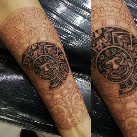 Calendario Azteca. #blackandgrey #blackandgreytattoo #tattoorealistic #tattooblackandgrey #tattoooftheday #tatuajedeldia #tattoo #tattoos… Black And Grey Tattoos, Polynesian Tattoo, Black And Grey, Tattoos