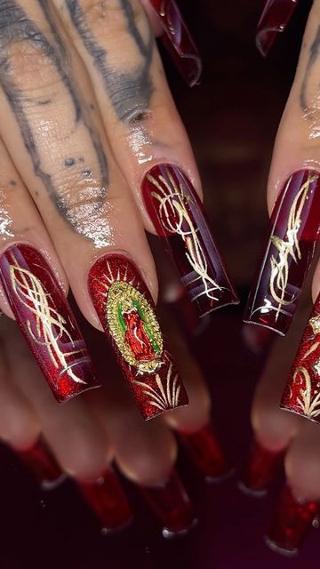 ⁺⋆𓆩CHERRY𓆪⋆⁺ on Instagram: "Red lowrider for @giuliaspinellitattoo ❣️ @_cultureaddicts_ cherry lowrider stencils CODE: CHERRY323 @nailsupplyhouseinc chrome & gold gel + cateye @southtxnailsupply 12/18mm liner brushes" Gel X Long Nails, Lowrider Show Outfit, Lowrider Inspired Nails, Red Nail Sets Long, Crucifix Nails, Gold And Red Nails Acrylic, Low Rider Nails, Lowrider Nail Designs, Short Nail Designs Red