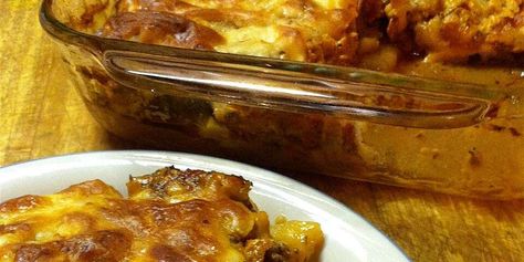 Potato Pizza Casserole Recipe | Allrecipes Potatoe Pizza, Casserole Ground Beef, Easy Ground Beef Casseroles, Pizza Casserole Recipe, Hamburger Potato Casserole, Macaroni Casserole, Beef Entrees, Potato Pizza, Frozen Hashbrowns