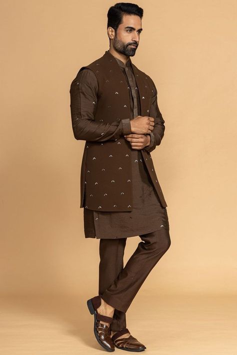 Festival
Navratri 2022 outfit
Navratri outfit ideas for men Bandi Kurta Mens Fashion, Brown Sherwani For Men, Brown Kurta For Men, Koti Kurta For Men Wedding, Koti Pattern, Indian Menswear, Groom Collection, Indian Wedding Suits Men, Men Sherwani