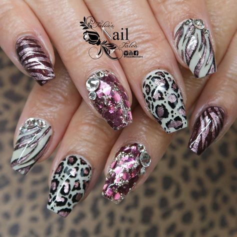 🇨🇦 Talia Nail Tales on YouTube on Instagram: “Chrome Animal Print Nails 🙌🏻 . I combined some hand painting techniques with chrome #nailstamping to create this #naildesign 👌🏻 . It’s one…” Chrome Animal Print Nails, Leopard Print Nails, Pink Chrome, Print Nails, Animal Print Nails, Gold Chrome, Nail Stamping, Hand Painting, Painting Techniques