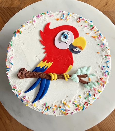 Parrot Birthday Cake Ideas Images (Pictures) Parrot Cake, Island Cake, Cake Designs Images, Cool Cake Designs, Bird Cakes, Baking Substitutes, Chocolate Cake Decoration, Bird Birthday, Birthday Cake Ideas