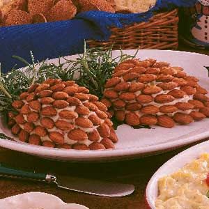 A friend made this for a potluck yesterday -- I could've eaten the whole thing! So Yummy! Shaped Cheese Ball, Cheese Spread Recipes, Impressive Appetizers, Cookie Spread, Delicious Cream, Spread Recipes, Christmas Brunch, Raw Vegetables, Cheese Spread