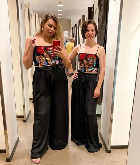 XL vs. XS: Women Post 12 Photos To Show How The Same Clothes Look In Different Sizes Zara Looks, Slim Girl, Christmas Hairstyles, Celebrity Beauty, Green Prom Dress, Celebrity Hairstyles, Clothing Hacks, We Wear, Different Shapes